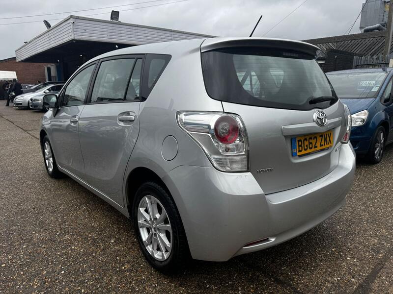 TOYOTA VERSO