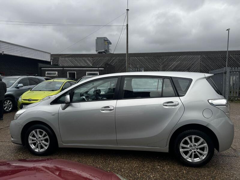 TOYOTA VERSO
