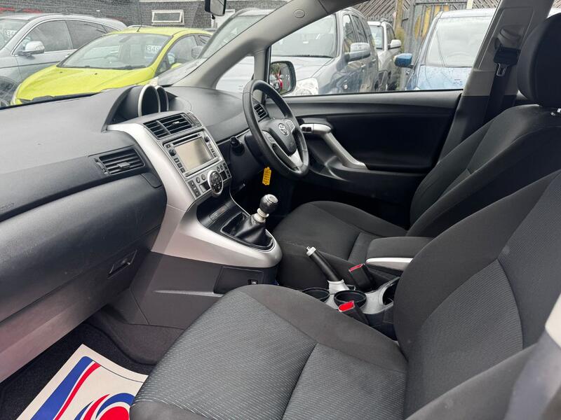 TOYOTA VERSO