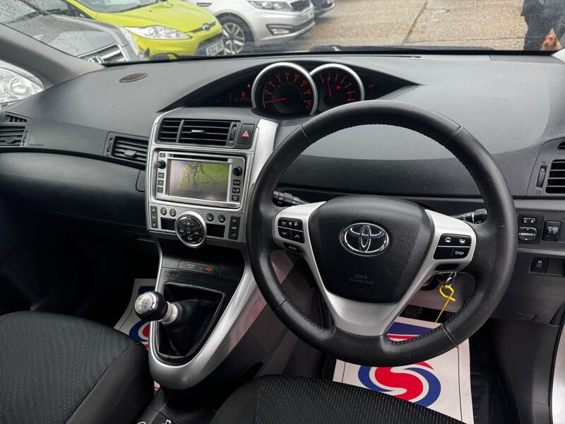 TOYOTA VERSO