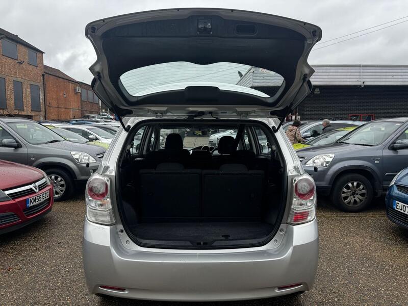 TOYOTA VERSO