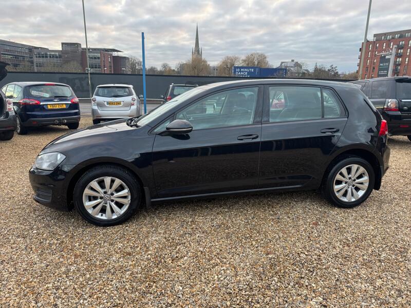 VOLKSWAGEN GOLF
