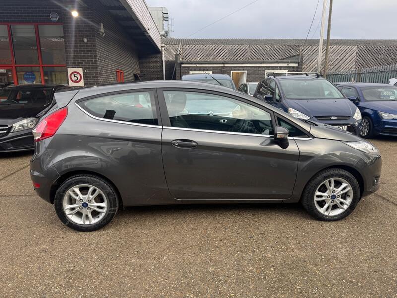 FORD FIESTA
