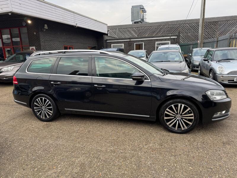 VOLKSWAGEN PASSAT