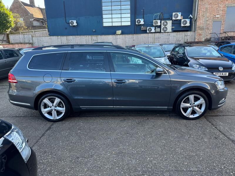 VOLKSWAGEN PASSAT