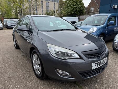 VAUXHALL ASTRA 1.7 CDTi ecoFLEX Exclusiv