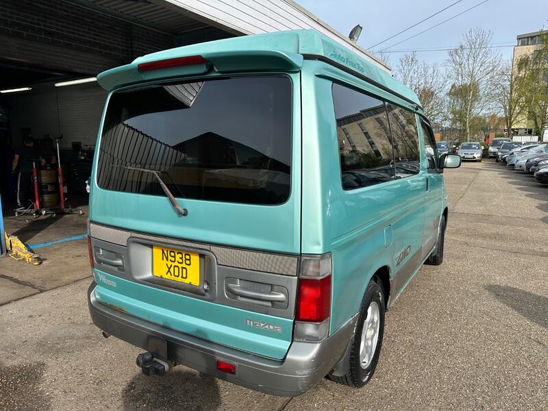 MAZDA 121