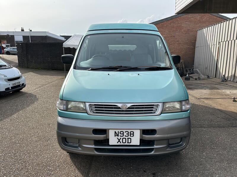MAZDA 121