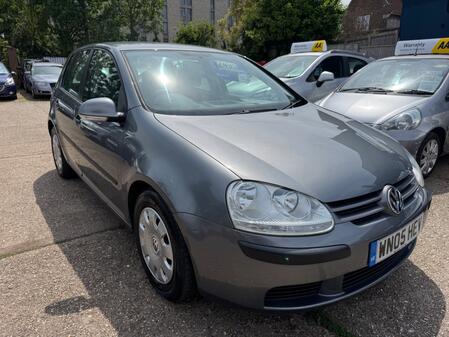 VOLKSWAGEN GOLF 1.6 FSI S