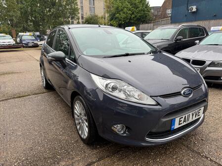 FORD FIESTA 1.4 Titanium